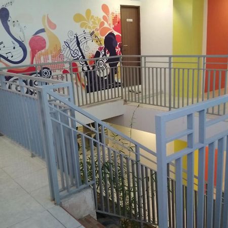 Djo Front One Inn Bengkulu Exterior photo