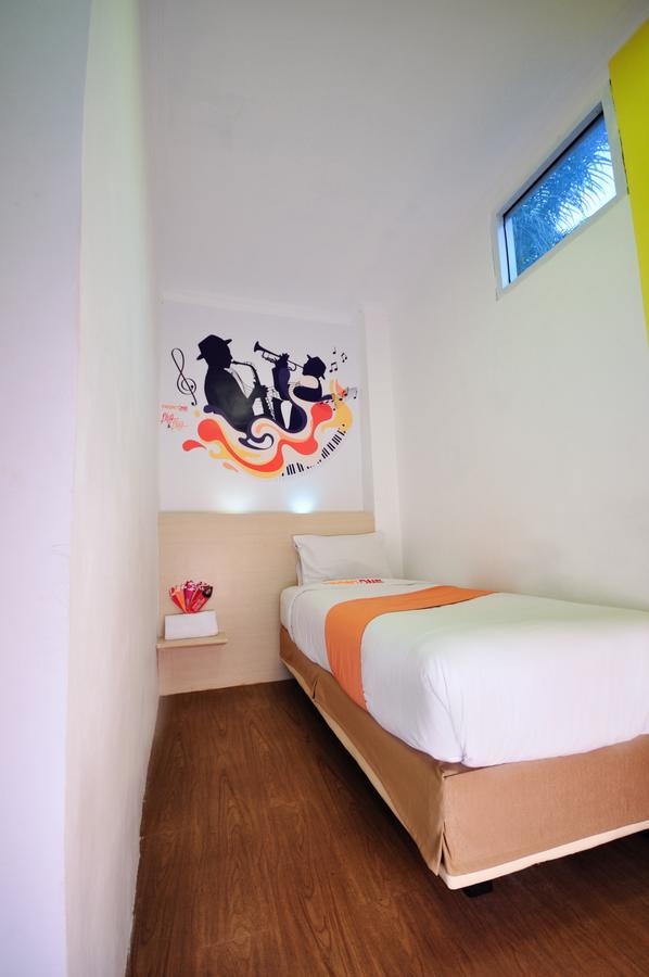 Djo Front One Inn Bengkulu Exterior photo