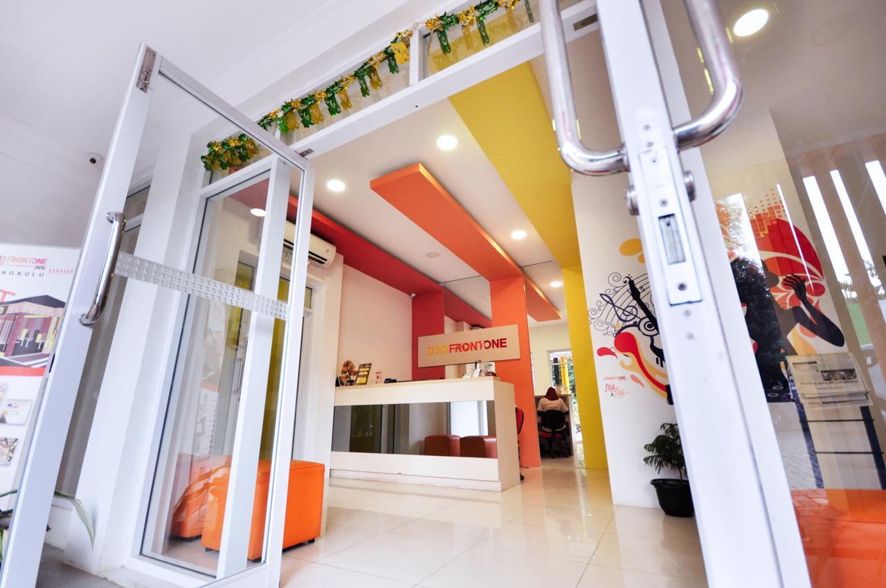 Djo Front One Inn Bengkulu Exterior photo
