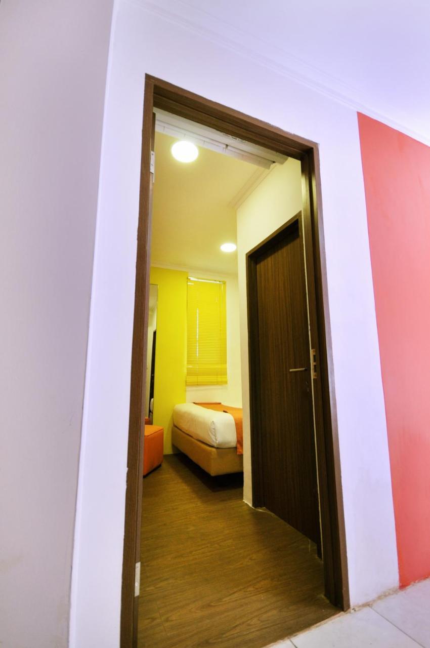 Djo Front One Inn Bengkulu Exterior photo
